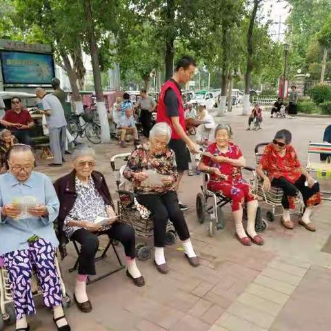 东方街道办事处扎实开展反邪教宣传月活动