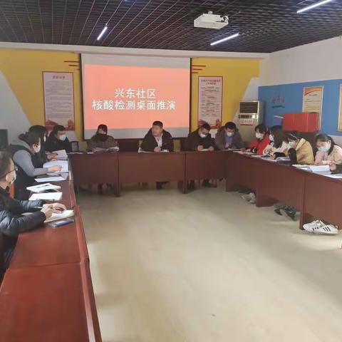 网格人员在民间抗击疫情，将爱传至千家万户