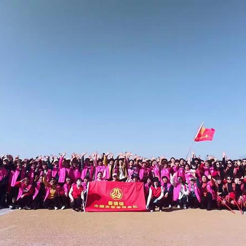 党员群众齐上阵 誓叫河渠焕新颜