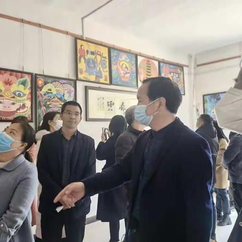 偃师区文广旅游局长带领各镇办副职到翟镇伊洛书画院观摩学习