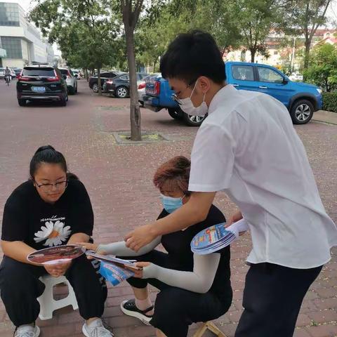 天津农商银行东丽无瑕支行借助夜市宣传我行教师节专属理财，定期臻享存