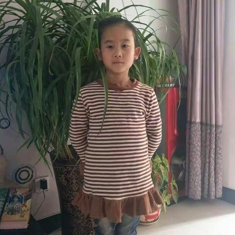 李欣的寒假作业1.十篇读书笔记2.十二首古诗背诵3.寒假复习作业4.我的快乐寒假