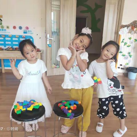 鼎奇安博幼儿园奔奔马一班快乐的星期四