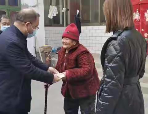 党委送温暖 慰问暖人心——工业园区党工委副书记裴立军走访慰问困难党员