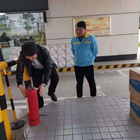 秦汉新城应急管理局开展加油站安全生产检查工作（一）