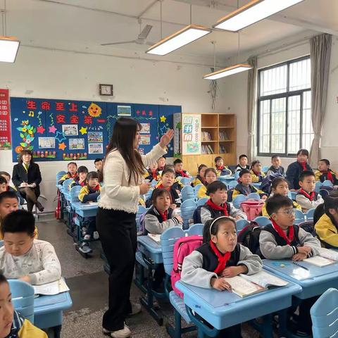 预约课上真精彩  师徒研磨促成长——记江浦实小第五周预约课