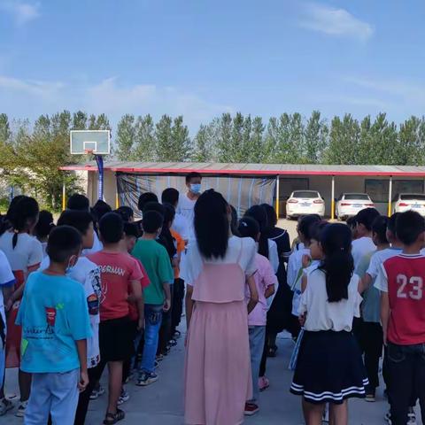 开学第一课，安全记心间--二郎万庄小学2022秋季“开学第一课”安全教育