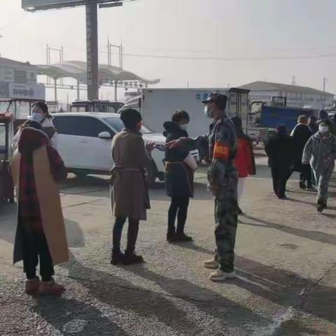 橄榄绿携手志愿红天使白——军地联动构建联防联控抗疫防线