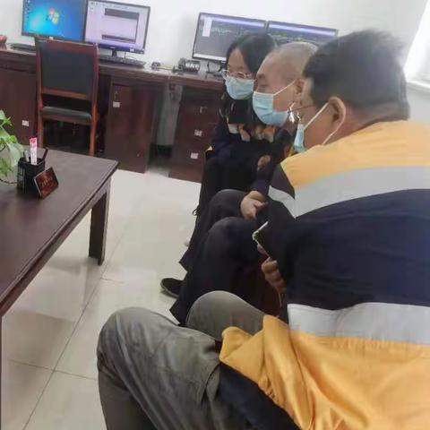 红柳河车间党支部组织党员干部学习党课、及视频