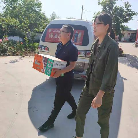 舞阳县审计局扎实开展六月份主题党日活动——深入田间地头   开展“三夏”帮扶