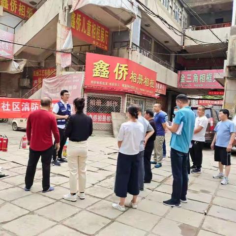 中山街道宁远街社区联合自强市场物业 开展消防演练 增强商户安全意识