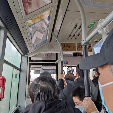 坐上公交去看高铁