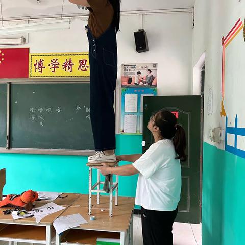中石殿小学迎省评进行时