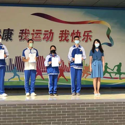 阳坊学校九（3）班成功组织学校第5周升旗仪式