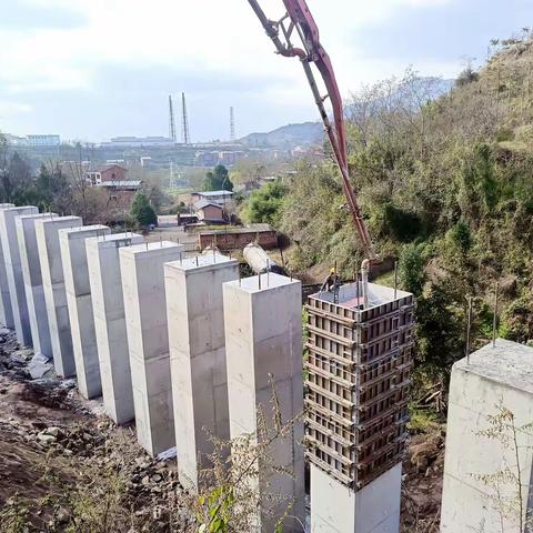 决战四季度  大干一百天--新城大道（首开段）抗滑桩提前完成目标