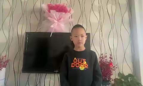 四月小“食”光：我当美食小主播――记泰化小学三（1）班小主播展厨艺