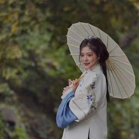 秋色中的古装模特🌹🌹🌹