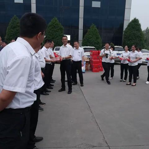 每逢佳节倍思亲，共话安全一家人——石窟煤业积极开展“一家人、一条心”端午节慰问活动