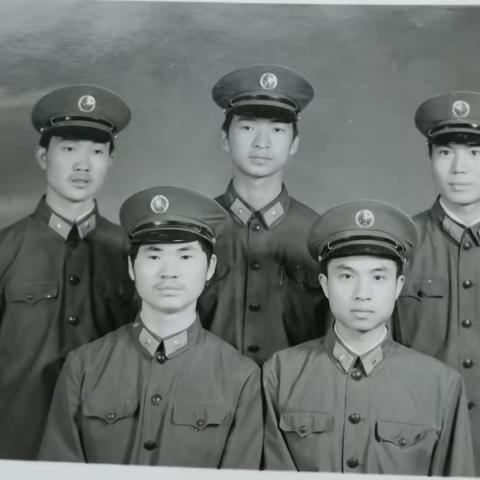 战友老了—-辽宁黄恩智
