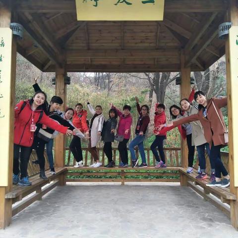 铿锵玫瑰，绽颜前行