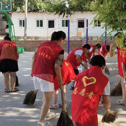 小小志愿者——“红领巾在行动”