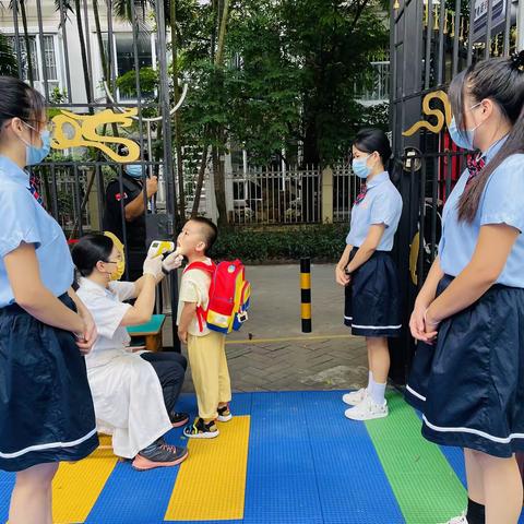 保利红棉幼儿园中二班一日活动精彩瞬间