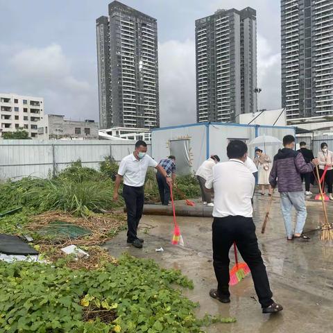 榆港社区联合市包点单位市国资委开展环境卫生大扫除活动