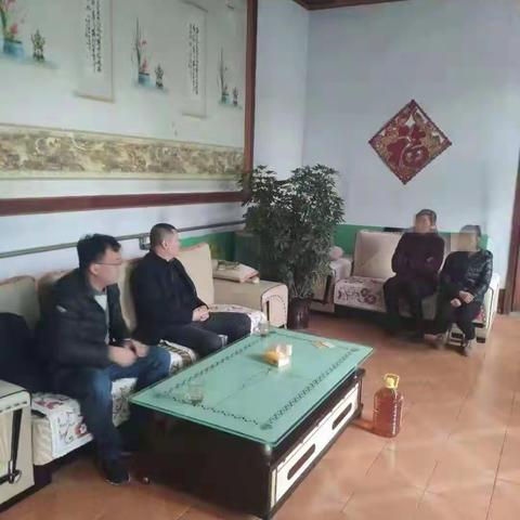 献爱心，帮扶走访贫困学生