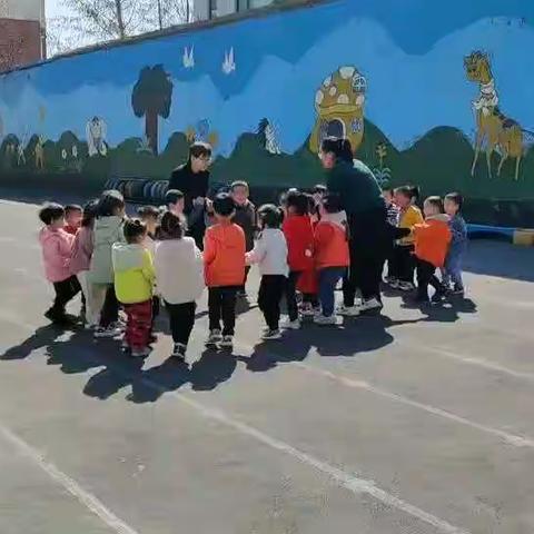 魏家庄幼儿园小小班萌娃活动