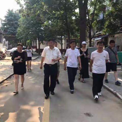 市房管局局长李群锁到守敬社区调研老旧小区改造及物业管理工作