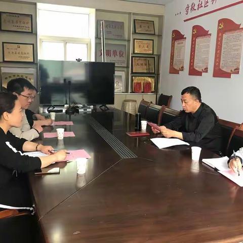 区人大副主任魏忠一行到团结街道守敬社区调研老旧小区改造长效机制建设工作