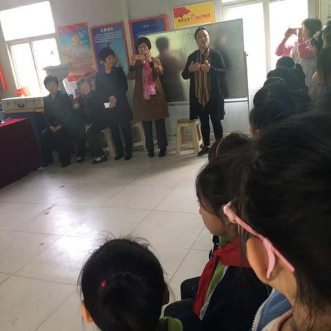 团结街道守敬社区联合幸福源小学举行“少儿京剧体验课堂”