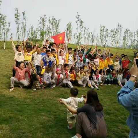 2017级13班的踏青游园