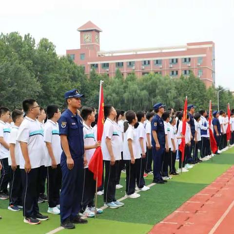 在汗水中绽放青春——开发区实验学校初中部八年级军训活动纪实