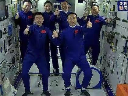 神舟十五号航天员进驻中国空间站