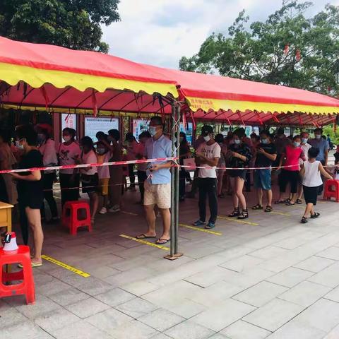 “疫”不容“迟”再行动 炎炎夏日党旗飘——沙琅镇开展全员核酸检测