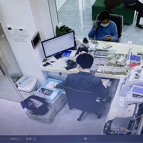 “小零钱，大温暖”—常州潘家农行为客户清点零钱