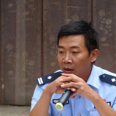 法制教育走进校园，共建一道家校安全防火墙