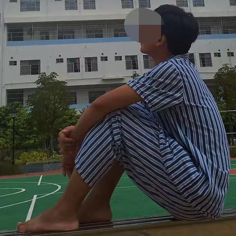 片片真情洒人间，春风化雨润心田--记精神科二病区日常工作