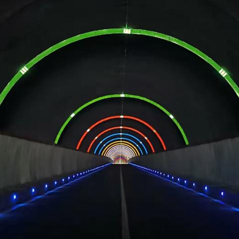 武安白云大道点亮河北首个“时光隧道”