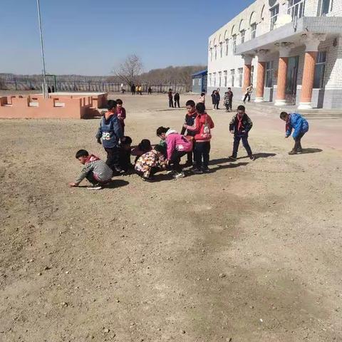 爱民小学“爱校如家”劳动实践活动