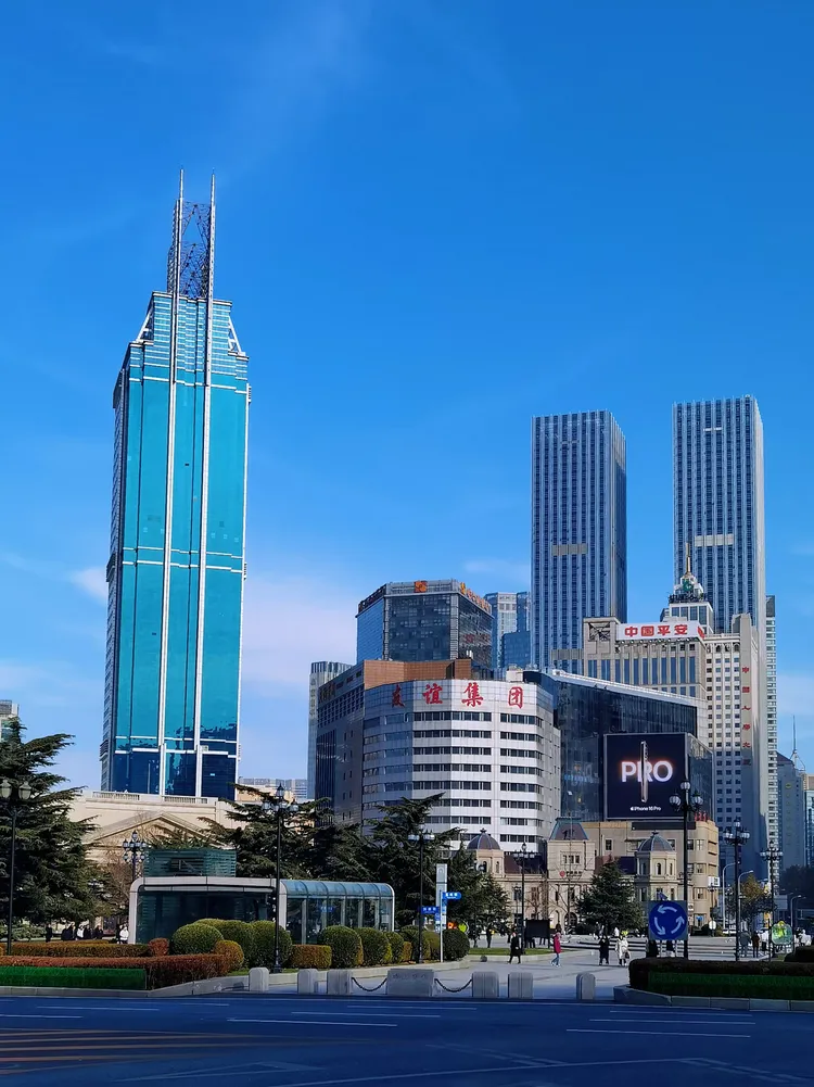 大连中山广场:历史与现代的交响