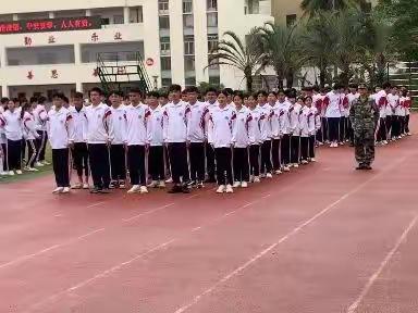 22观光7班学习军训集