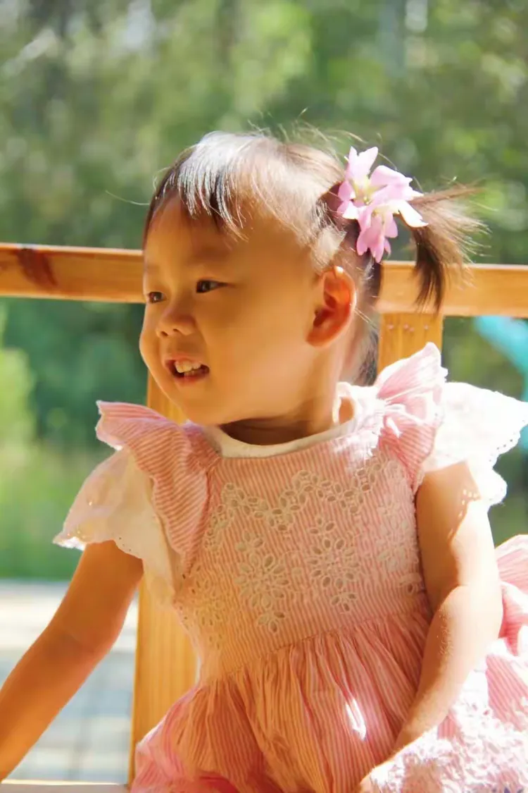 爱笑的小姑娘～小婉