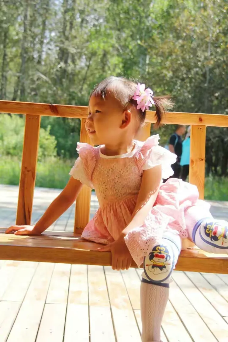 爱笑的小姑娘～小婉