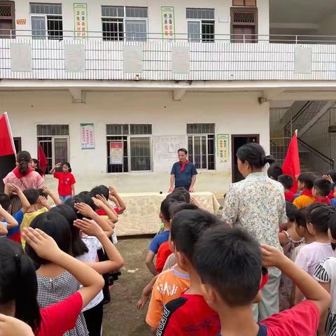 童心飞扬，快乐的孩子们———北流市清湾镇中龙小学共庆“六一”儿童节系列活动