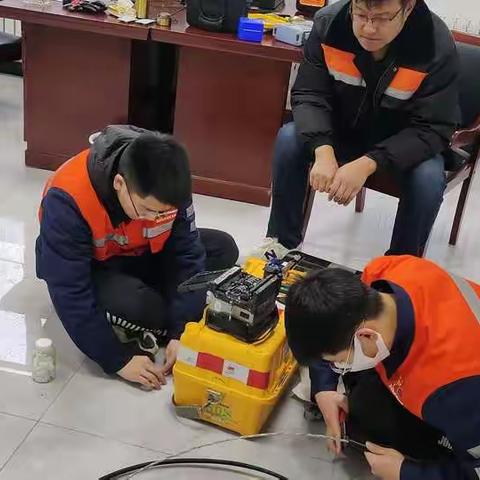 新民电务车间组织新职工实训