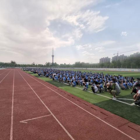 “5.12”敬畏生命                地震演练