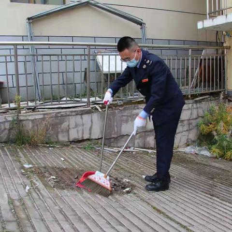 阿尔山市税务局举行党员志愿服务暨环境卫生整治活动