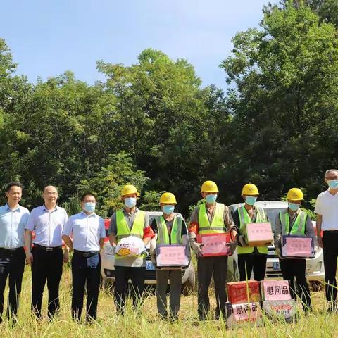 省公司工会副主席鲁登华一行深入红安、浠水开展高温慰问及基层调研